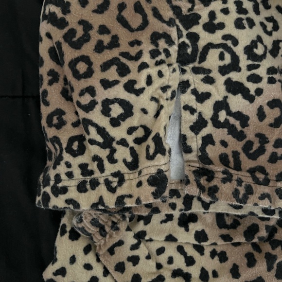 EUC Flannel Leopard Print junior sized Pajama Set - Picture 4 of 9